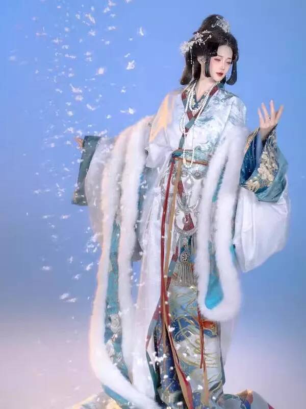 New Hanfu Women Zhan Guo Robe  - Embroidery Cotton ulasan dan harga