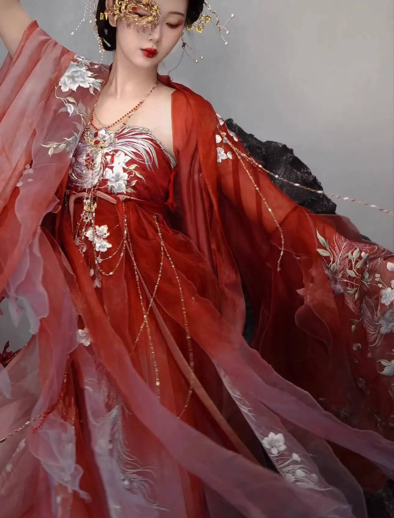 Women In Hanfu Heavy Embroider - Embroidery Cotton ulasan dan harga
